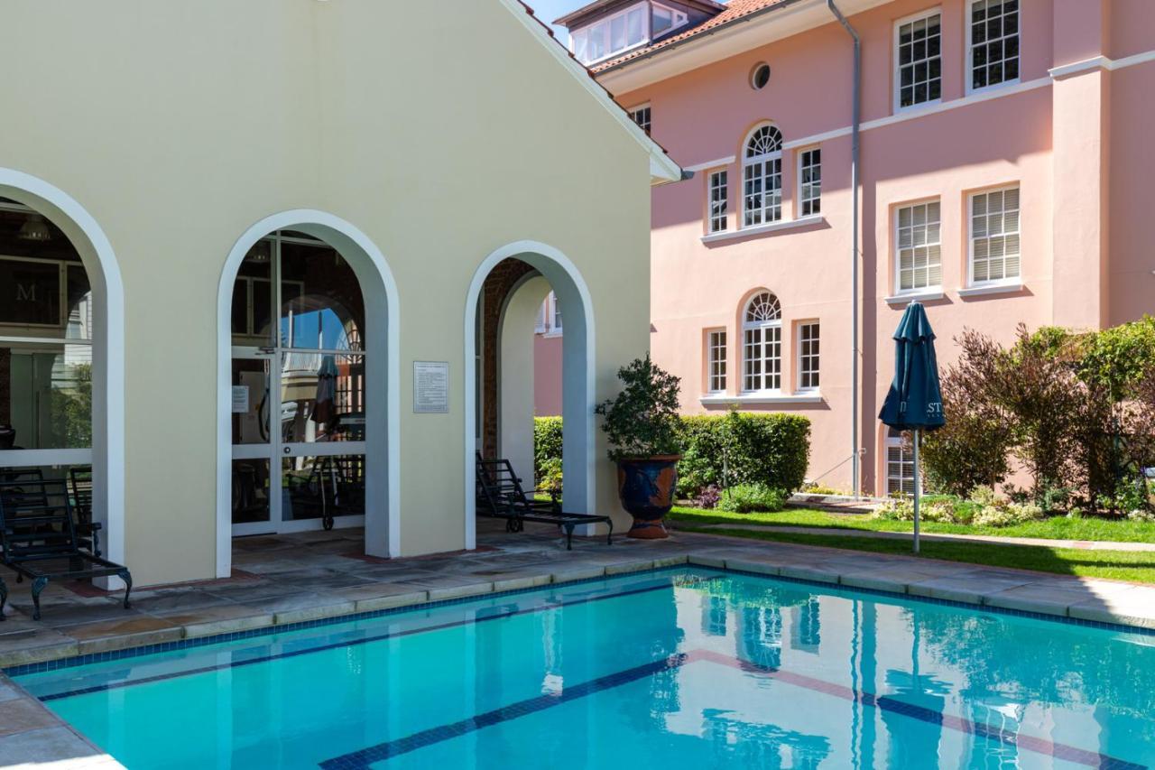Majestic Ocean View Retreat Apartment เคปทาวน์ ภายนอก รูปภาพ